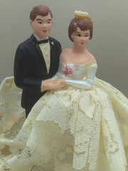 Vintage Wedding Cake Topper Caucasian Couple Brown Hair 1960’s