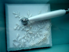 Studio His & Hers White Pearl Pen Ideal For Weddings