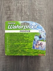 Fujifilm Quick Snap Waterproof 27 exp. 35mm Camera 800 film,Blue/Green/white 1