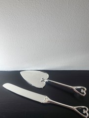 Studio His&Hers Cake Server & Knife Heart Serving Set