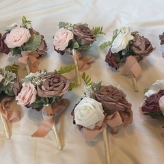 LING’S MOMENTS Bridesmaid Bouquet, Dusty Rose, Gold Accents￼