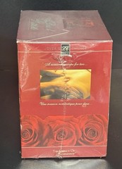 Lovers Choice Romance Special Deluxe Edition Bed of 200 Red Silk Roses Kit NEW