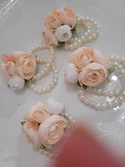Pale Pink&white Silk Wrist Corsages 5 Flowers In A Cluster Comes In A Pack Of 4