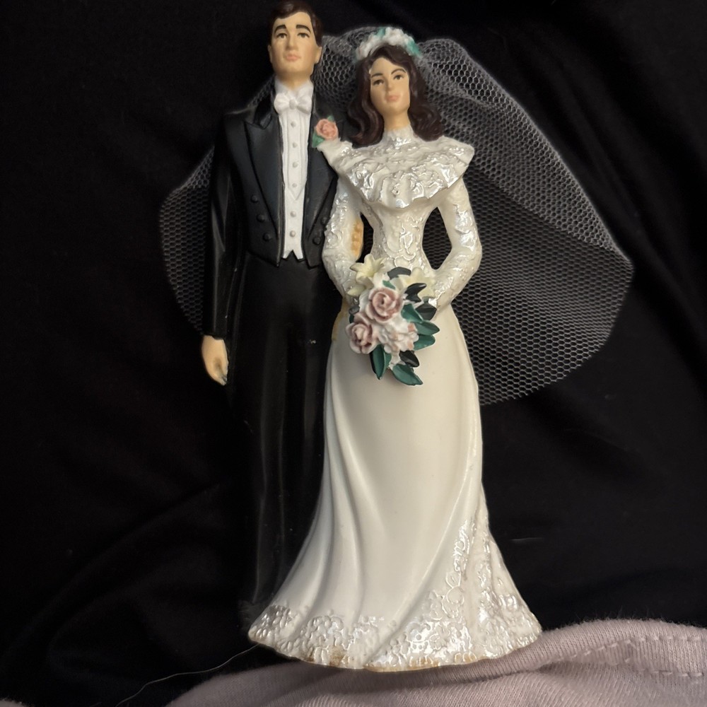 Vintage Wedding Cake Topper Bride Groom Figurine Veil Classic Couple Decor