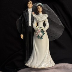 Vintage Wedding Cake Topper Bride Groom Figurine Veil Classic Couple Decor