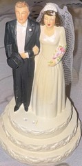 5 1/2″ Vintage Coast Novelty Bride & Groom Wedding Cake Topper Without Trellis