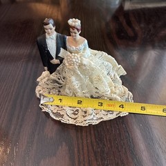 Vintage Bride & Groom Wedding Cake Topper Ceramic 1950s 4″ Lace Dress