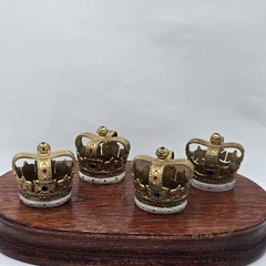 VTG INFANT OF PRAGUE Crown Hat Cake Topper Wilton #748 Plastic & Red Velvet