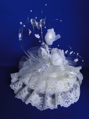 New Elegant Wedding Cake top with Acrylic Heart Background & white rose #150