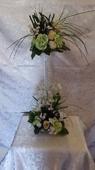 BEAUTIFUL HANDMADE TABLE CENTERPIECE FOR WEDDINGS WHITE/SAGE GREEN ROSES