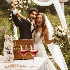 Wedding Gifts Mr and Mrs Wine Glasses, Bridal Shower Gifts Engagement Gifts f…