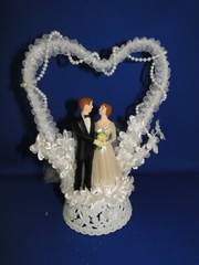 New Elegant Bride & Groom Wedding Cake Top with lacey beaded heart #146
