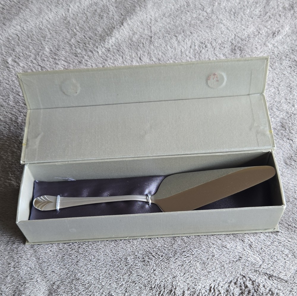 D’Lusso Home Collection SW104 Silver Glossy Metal Cake Server, 1-Piece