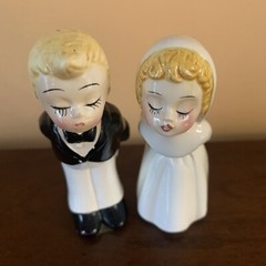 50’s Glossy Porcelain Bride And Groom Reaching For The 1st Kiss Wedding Cake Top