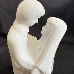 Vintage White Porcelain Wedding Cake Topper Bride Groom Romantic Figurine 5.5”